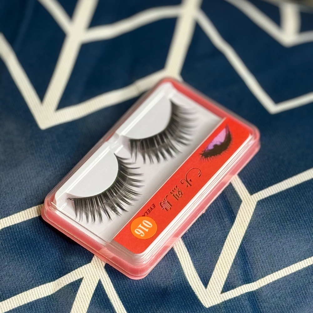 Eyelashes